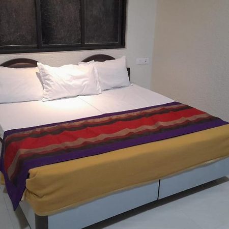 Shraddha Hotel Mumbai Luaran gambar