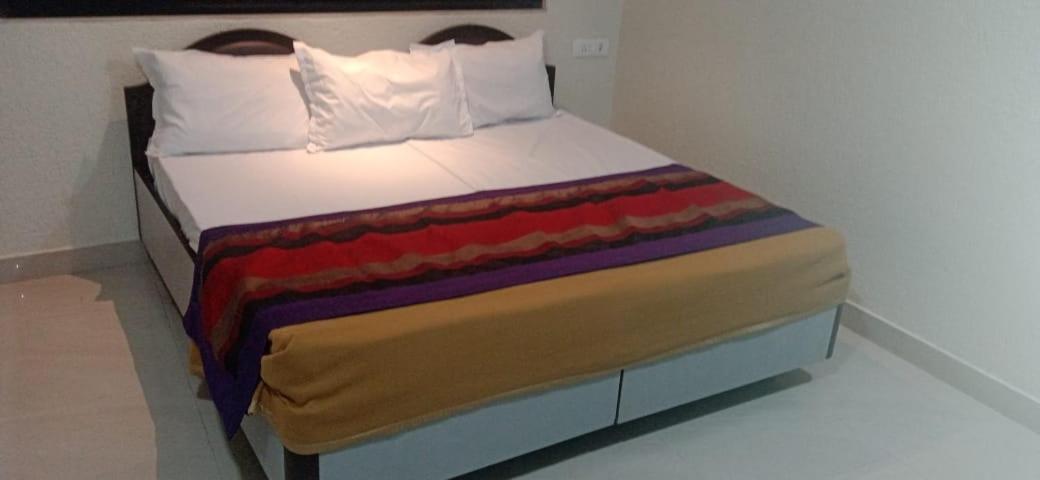 Shraddha Hotel Mumbai Luaran gambar