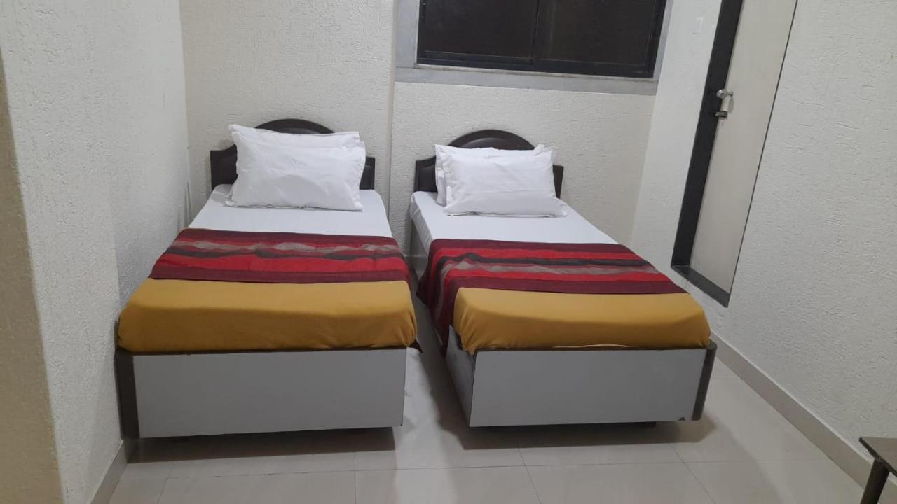 Shraddha Hotel Mumbai Luaran gambar